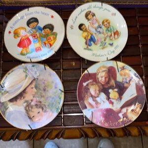 Vintage 1990's Avon Special Memories Mother's Day Collectible Plates, Set/4